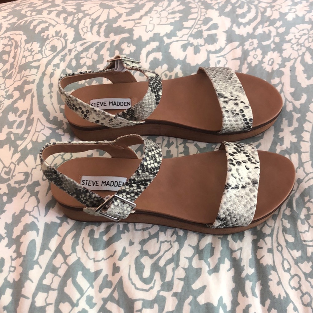 Steve Madden platform sandals